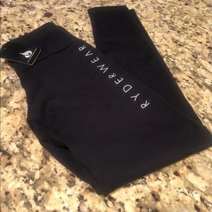 Ryderwear staples scrunch bum leggings